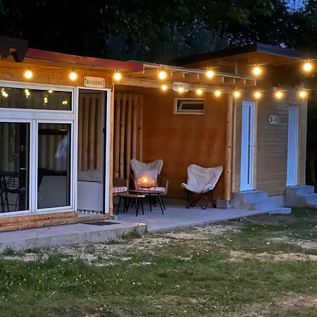 The Frog Glamping Hotel Horezu Luaran gambar