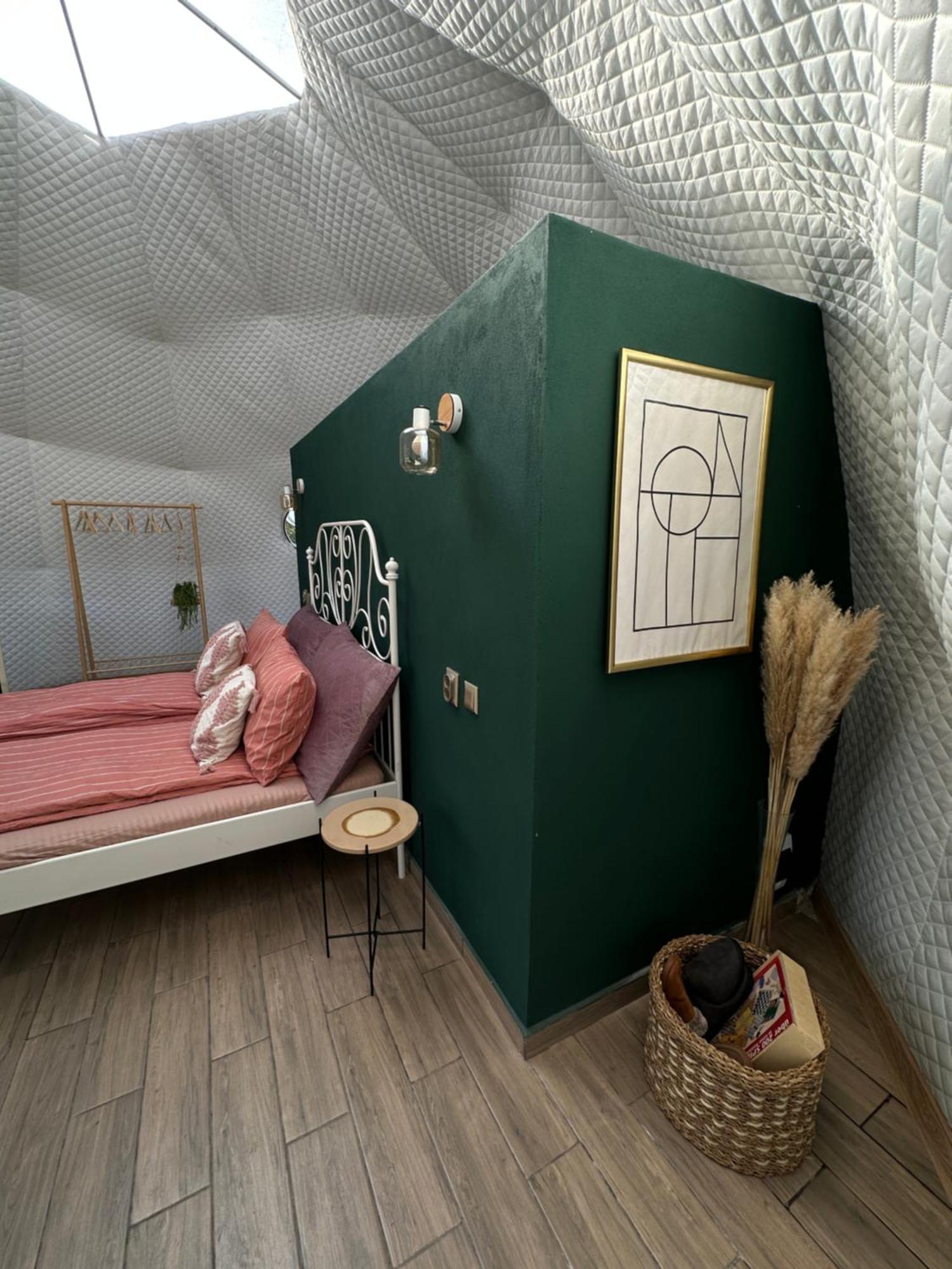 The Frog Glamping Hotel Horezu Luaran gambar