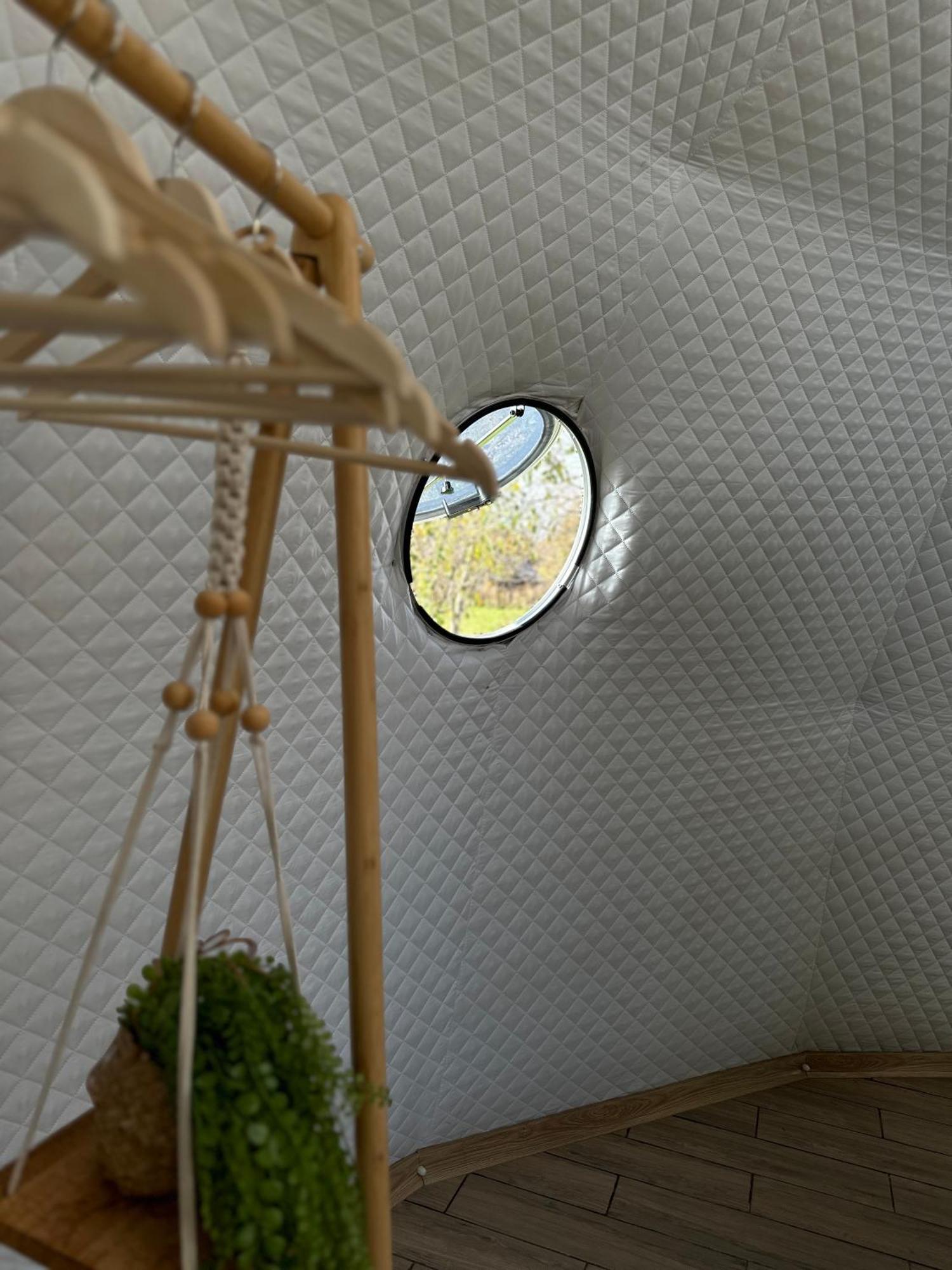 The Frog Glamping Hotel Horezu Luaran gambar