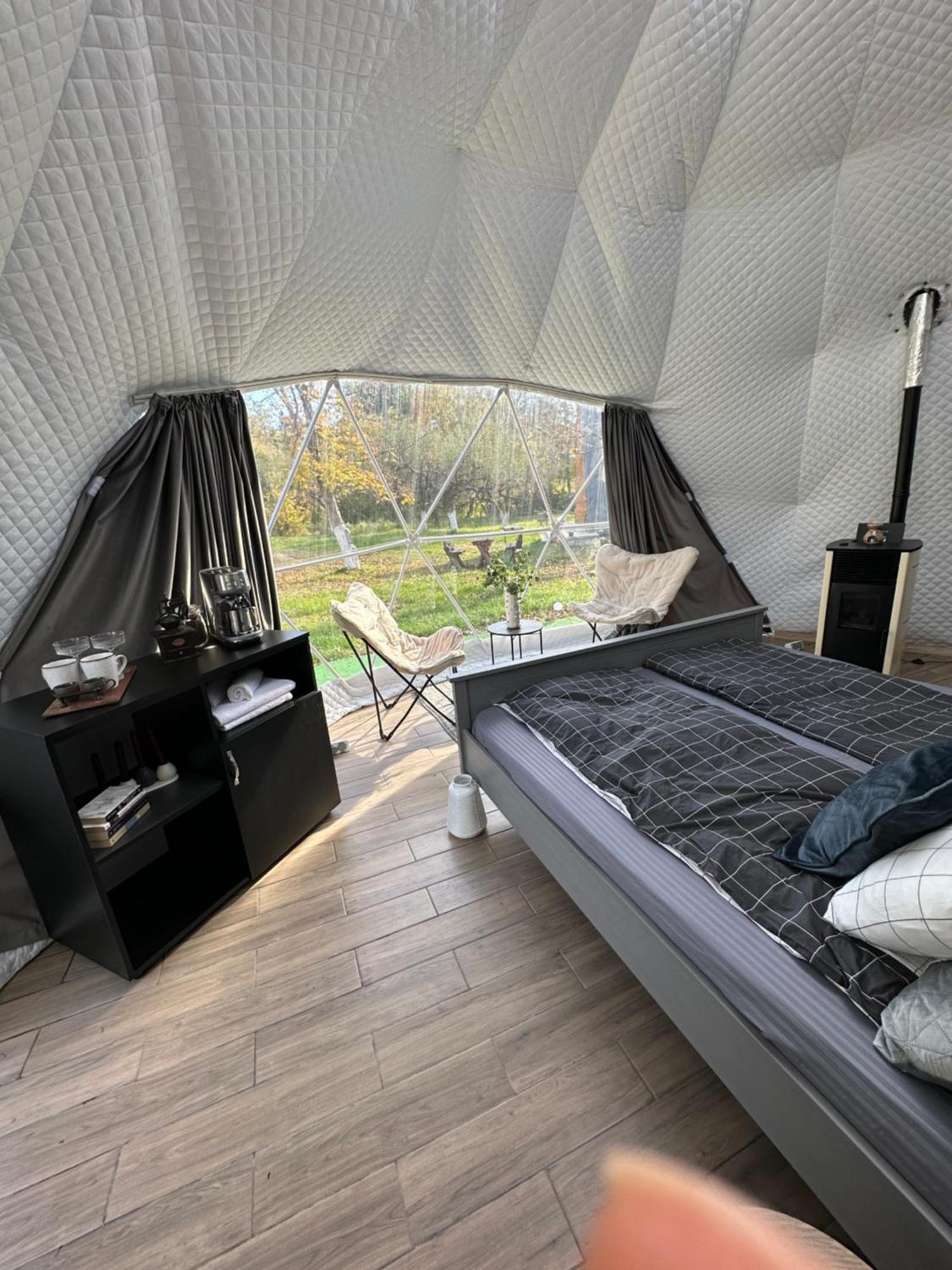 The Frog Glamping Hotel Horezu Luaran gambar