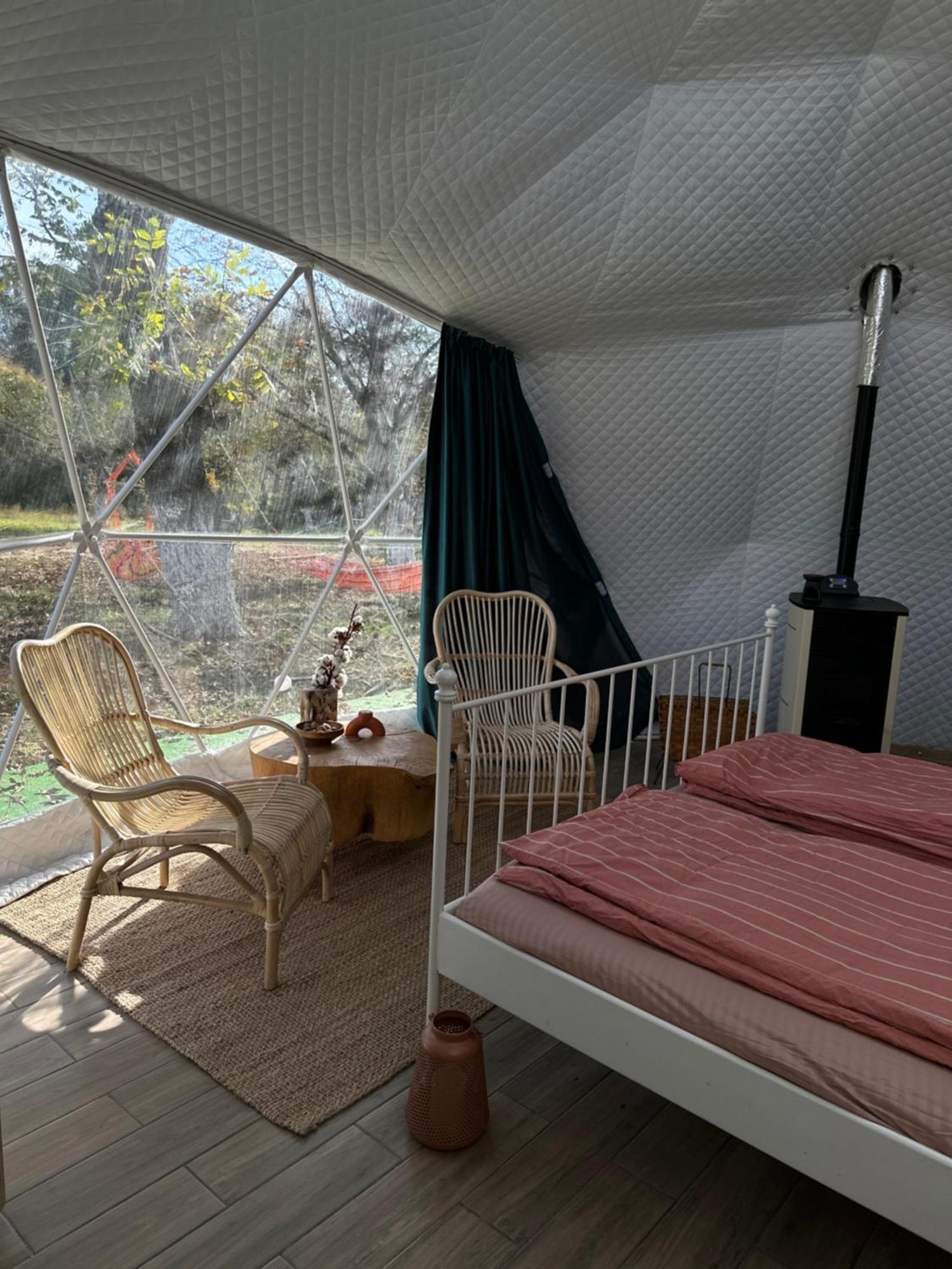 The Frog Glamping Hotel Horezu Luaran gambar