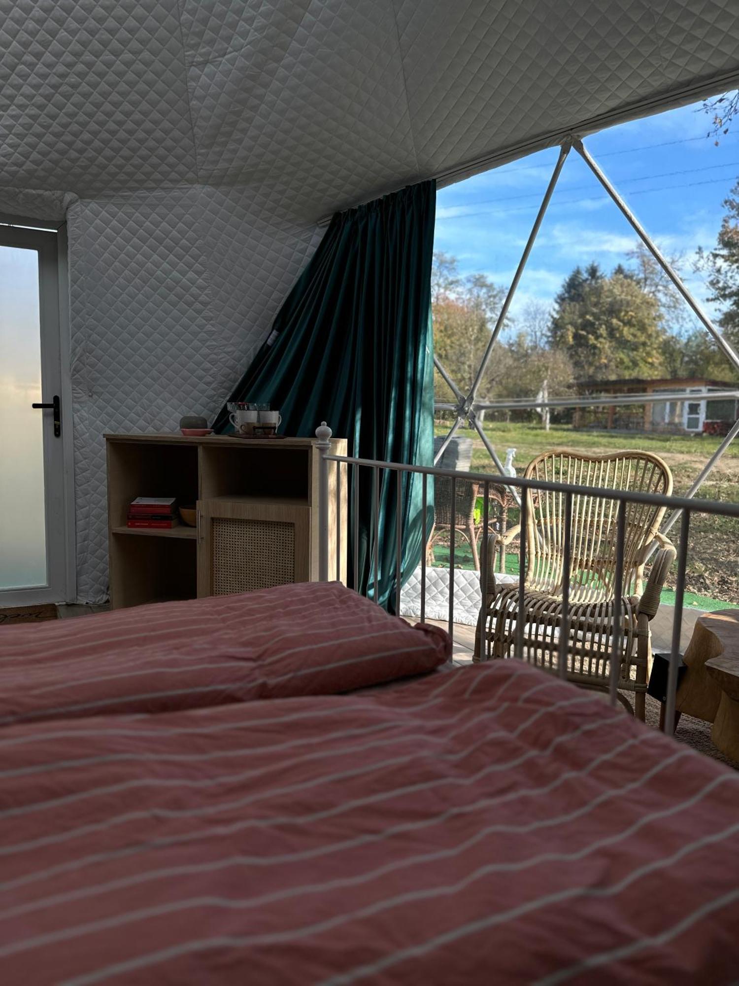 The Frog Glamping Hotel Horezu Luaran gambar