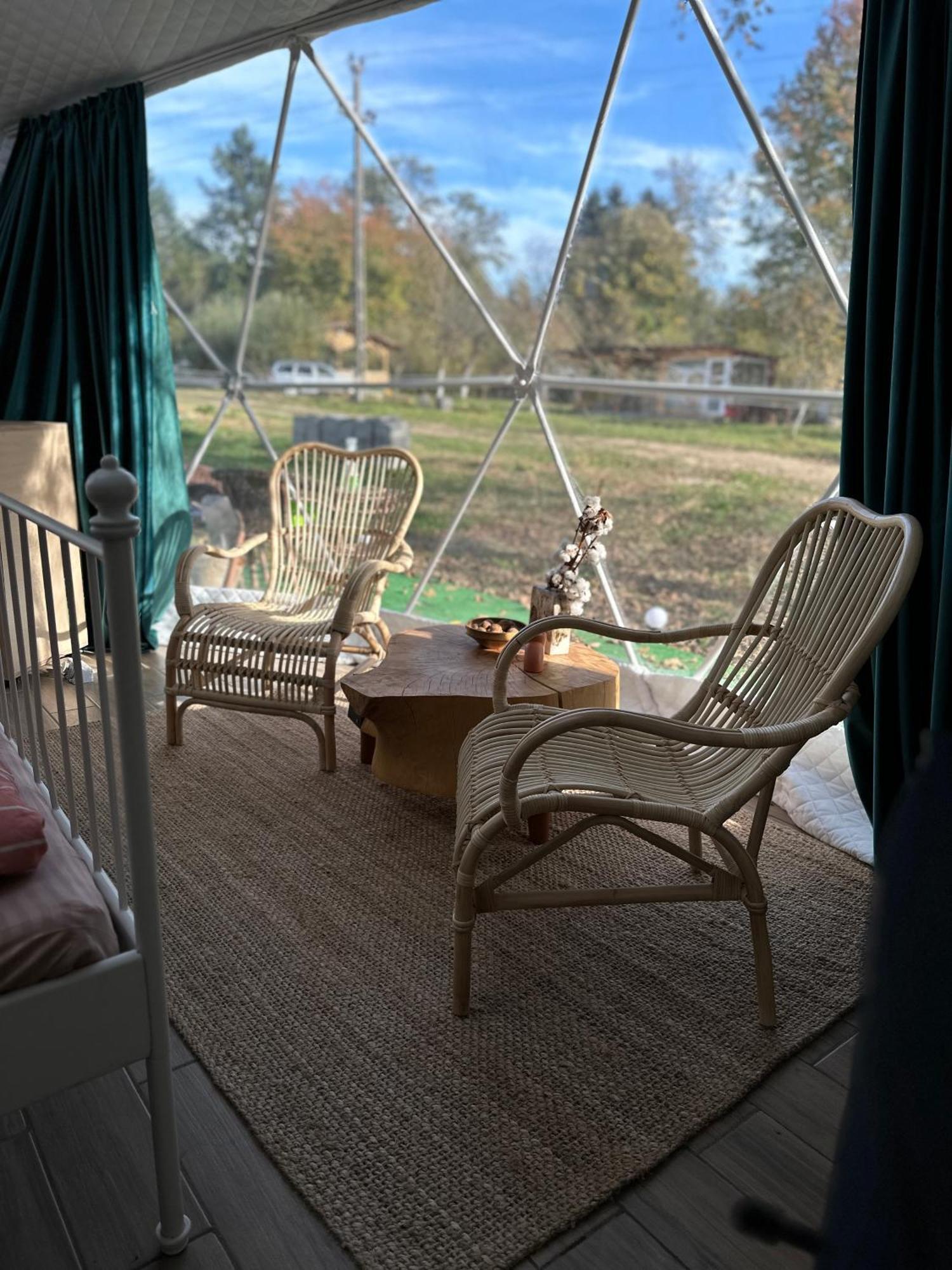 The Frog Glamping Hotel Horezu Luaran gambar
