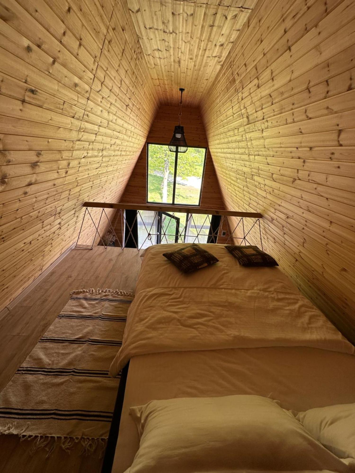 The Frog Glamping Hotel Horezu Luaran gambar