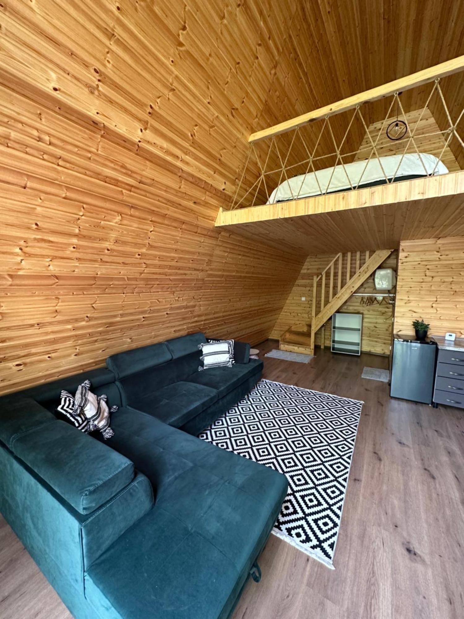 The Frog Glamping Hotel Horezu Luaran gambar