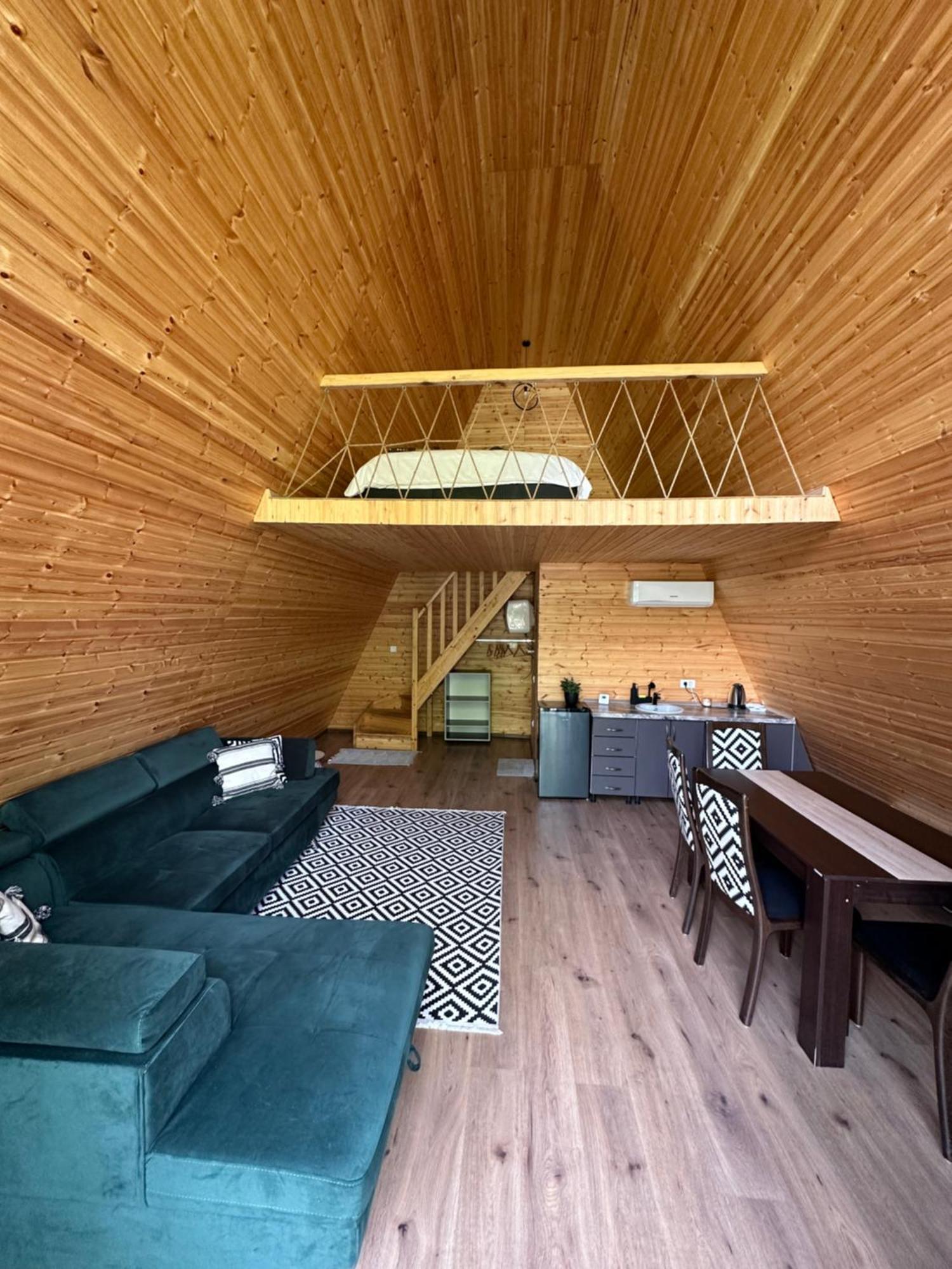 The Frog Glamping Hotel Horezu Luaran gambar