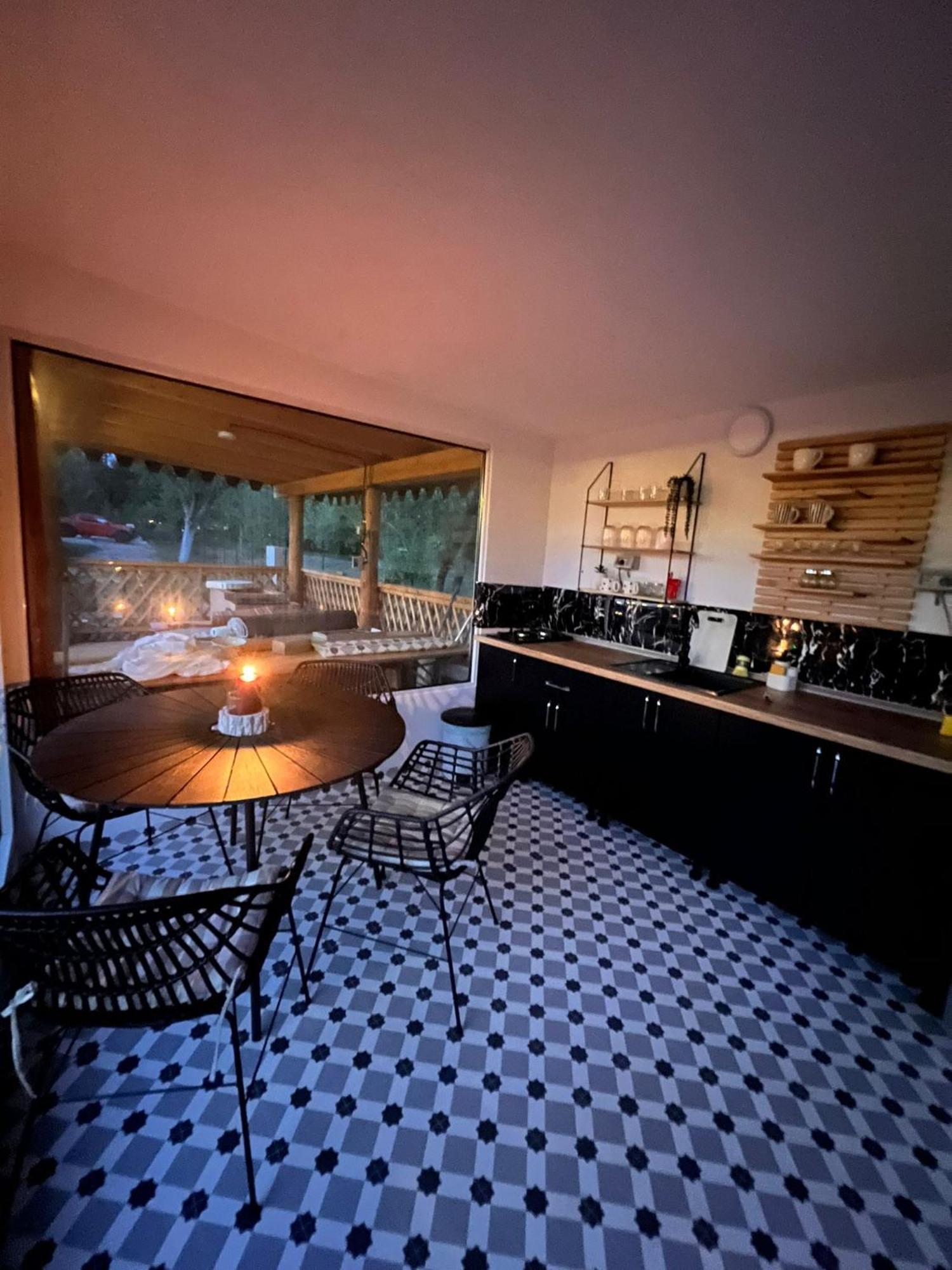 The Frog Glamping Hotel Horezu Luaran gambar