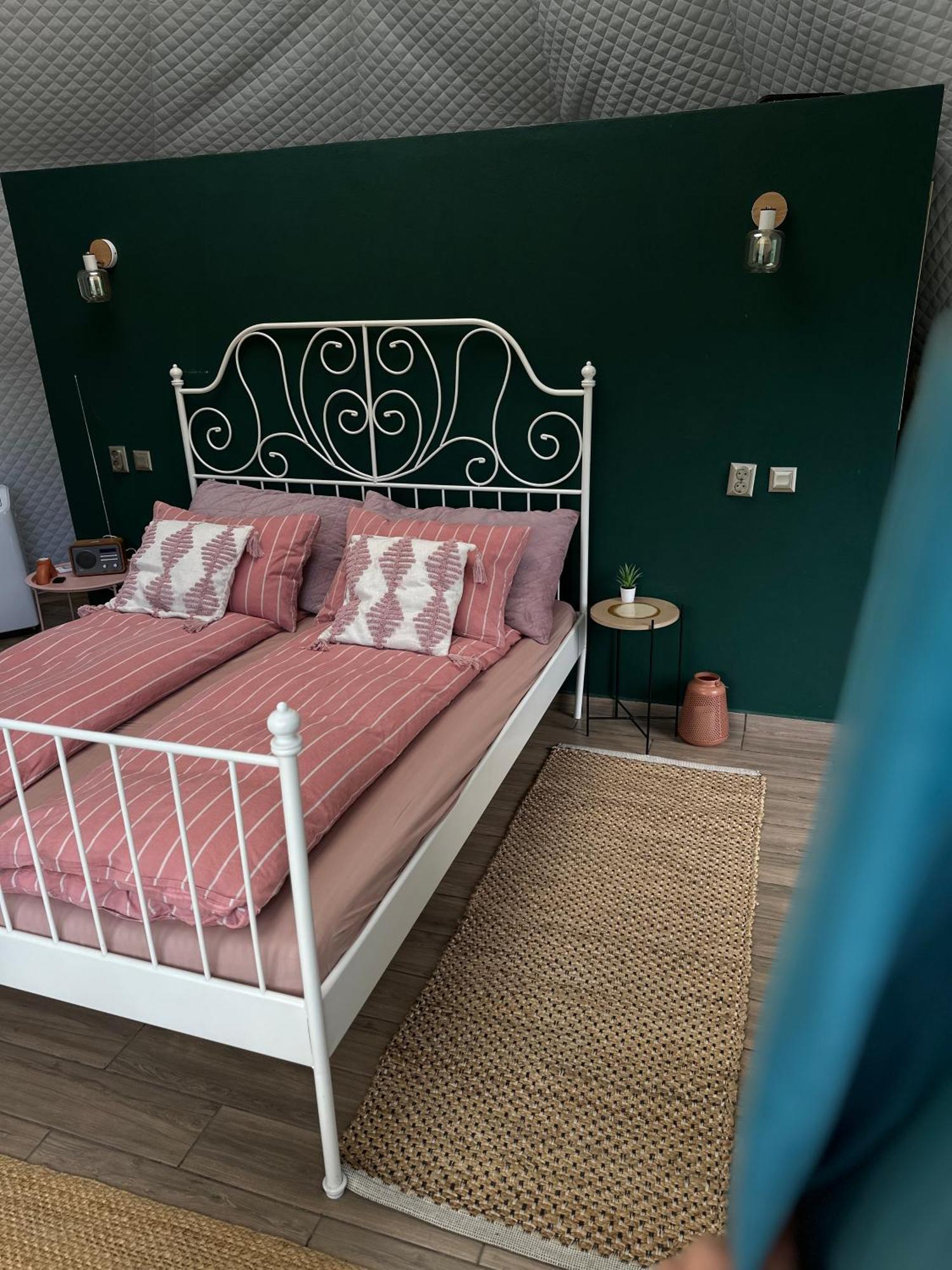 The Frog Glamping Hotel Horezu Luaran gambar