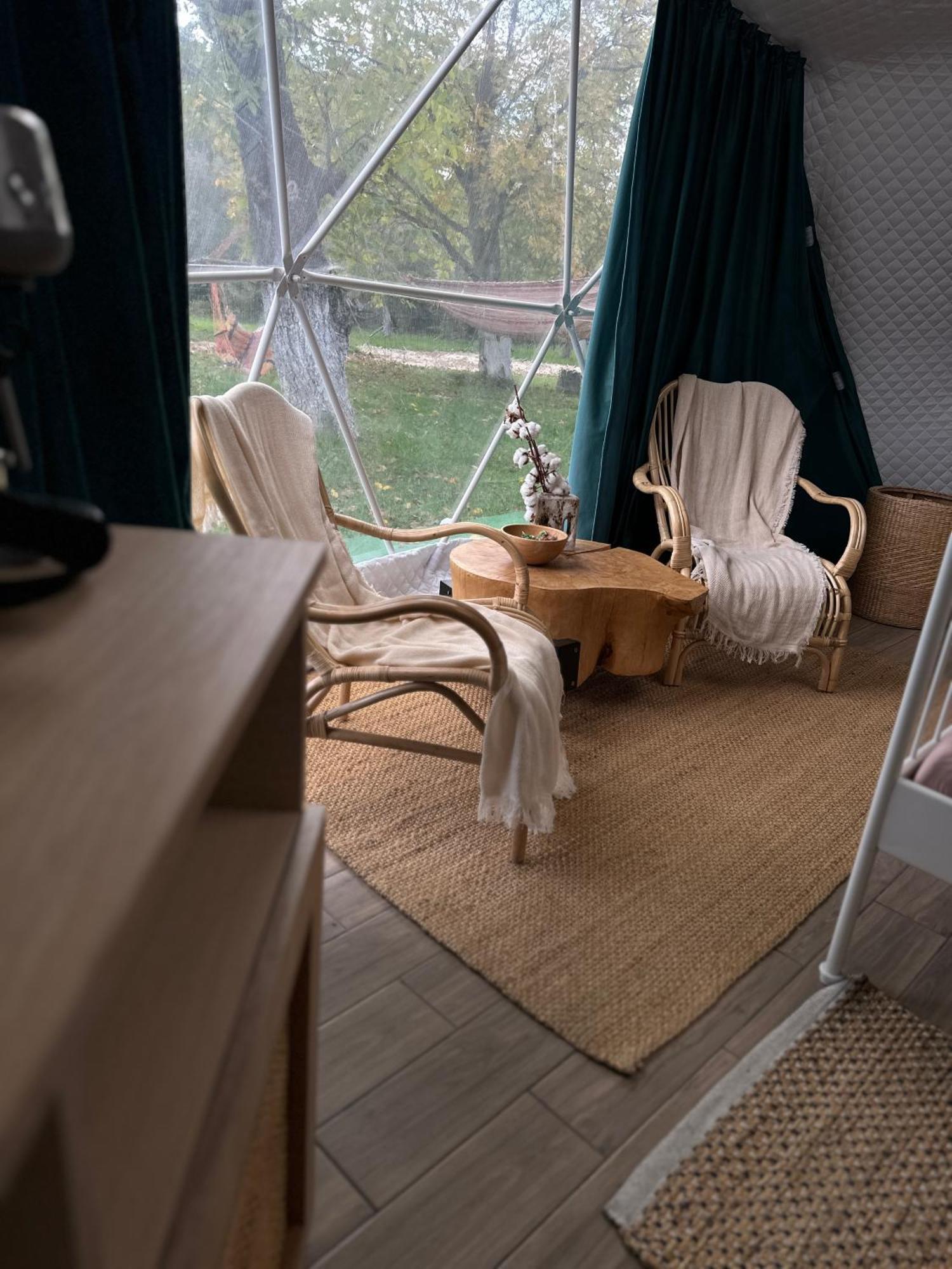The Frog Glamping Hotel Horezu Luaran gambar