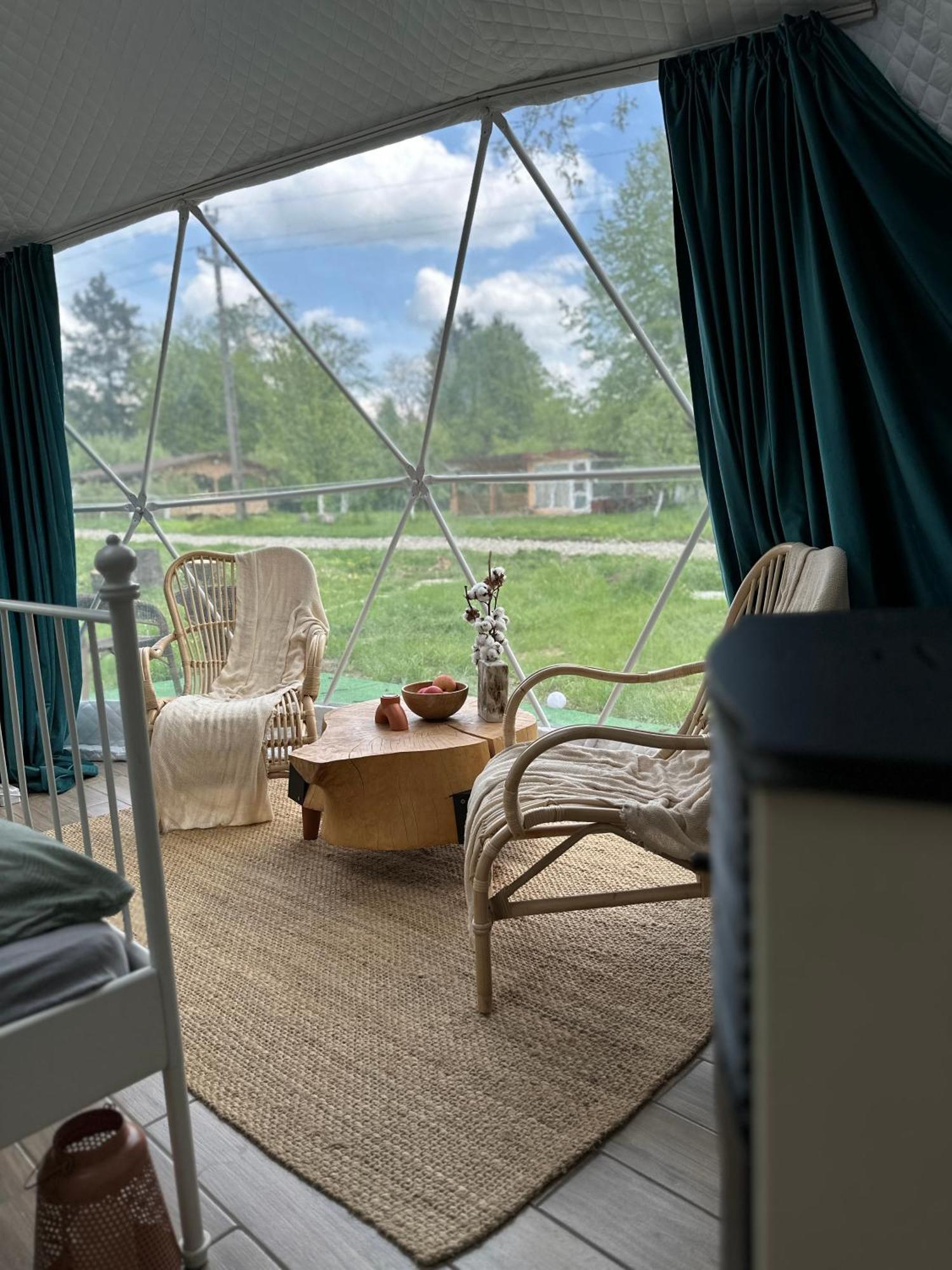 The Frog Glamping Hotel Horezu Luaran gambar